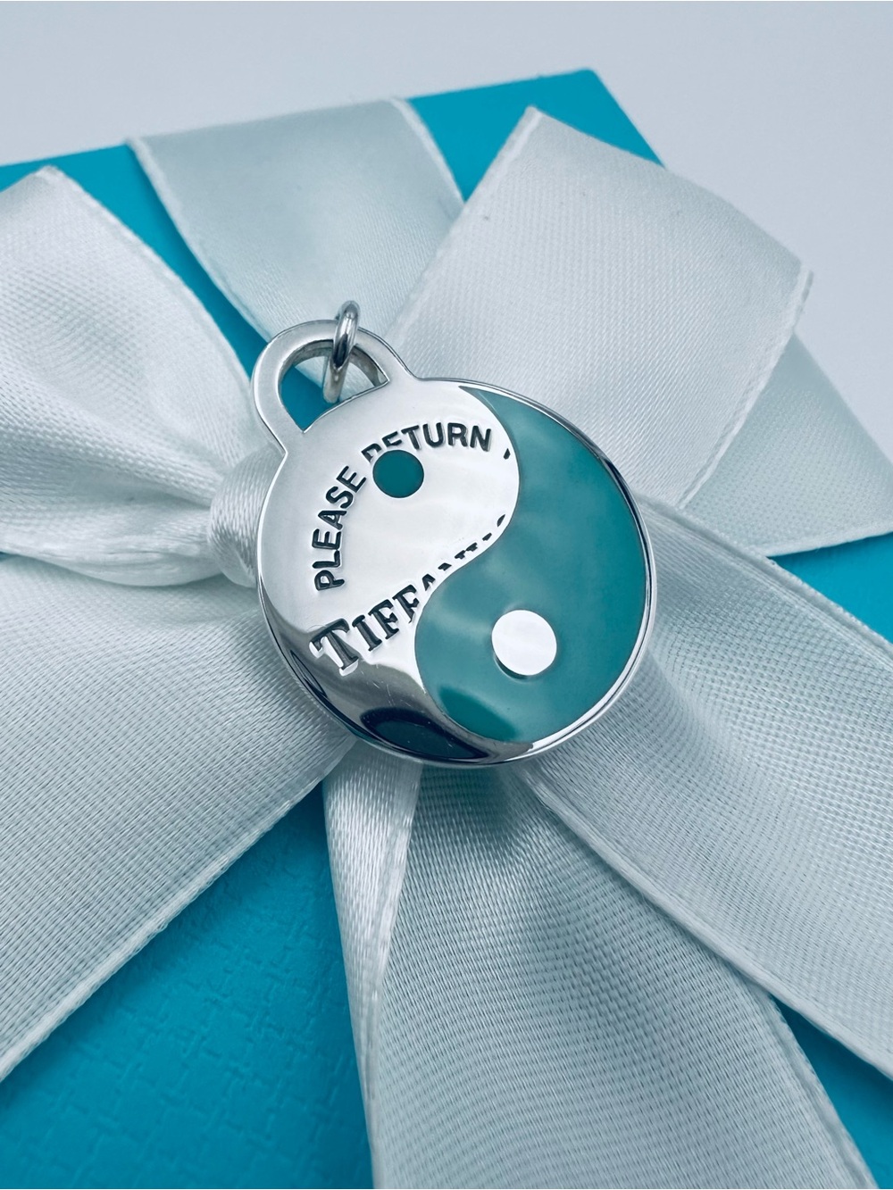 RARE Return to Tiffany Yin Yang Round Tag Blue Enamel Charm with Packaging